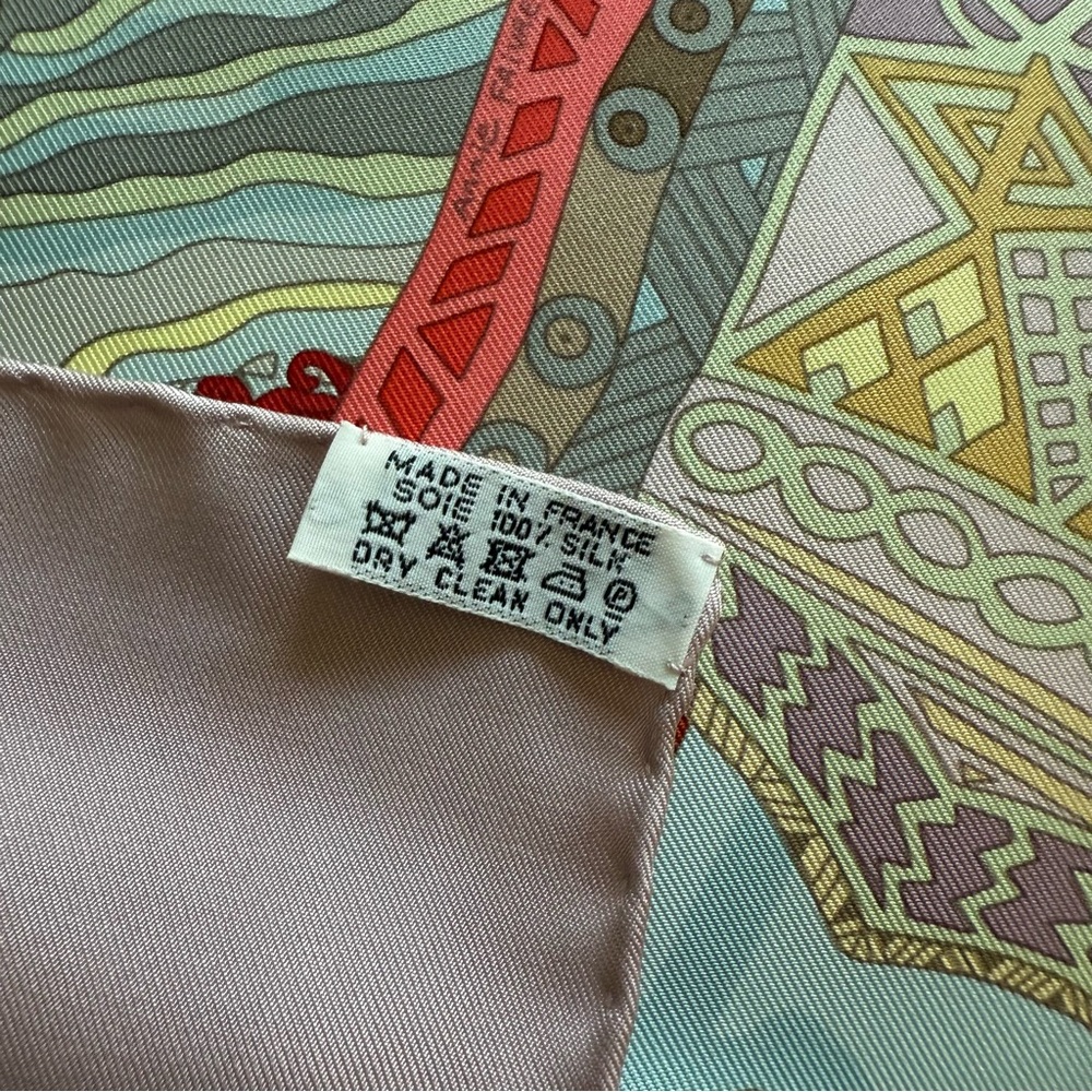 Hermès “Voyage en Étoffes” 90cm Silk Scarf Pastel Multi Rare Collector - Picture 6 of 8